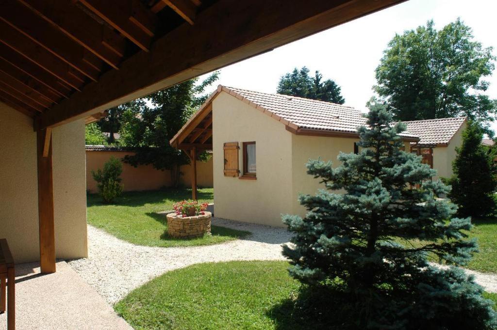 Les Jardins Du Castel Annick Et Jean Paul Holiday home Saint-Georges-d'Esperanche