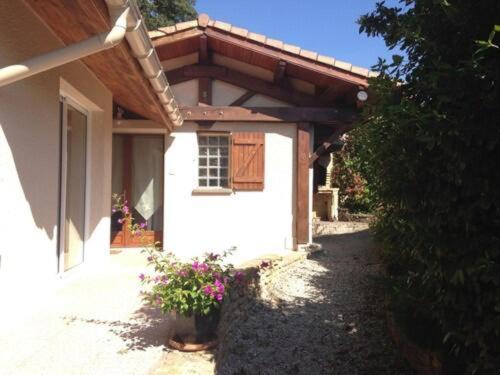 Les Jardins Du Castel Annick Et Jean Paul Holiday home Saint-Georges-d'Esperanche