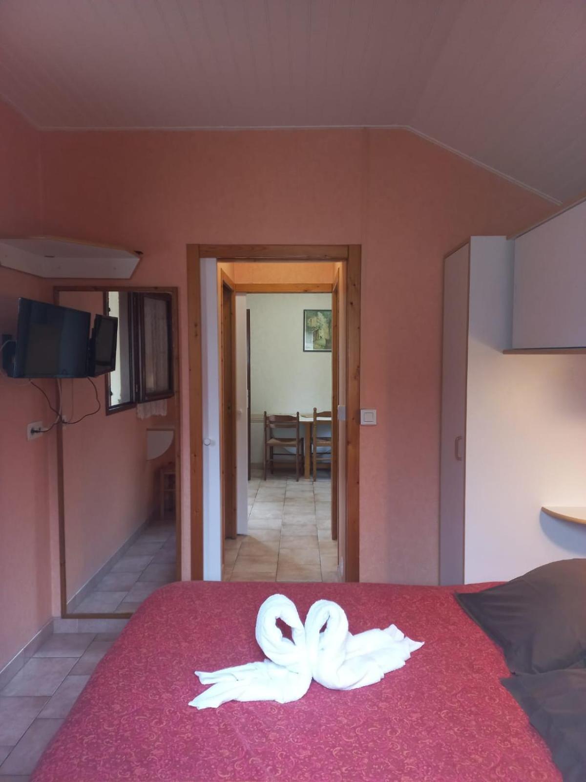 Holiday home Les Jardins Du Castel Annick Et Jean Paul